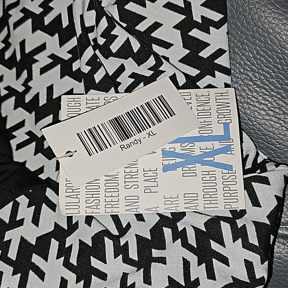 New,  LuLa Roe Randy Top - Picture 4 of 6